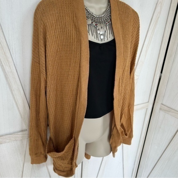 ✨Pink Rose 🌹 mustard yellow cardigan sweater - Picture 2 of 8